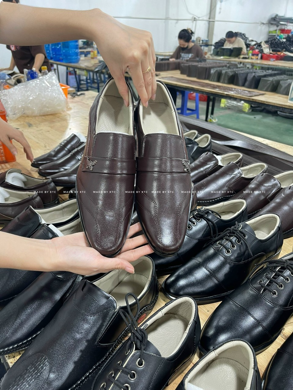 Nguồn sỉ giày dép da thật uy tín cho shop nhỏ, khởi nghiệp online