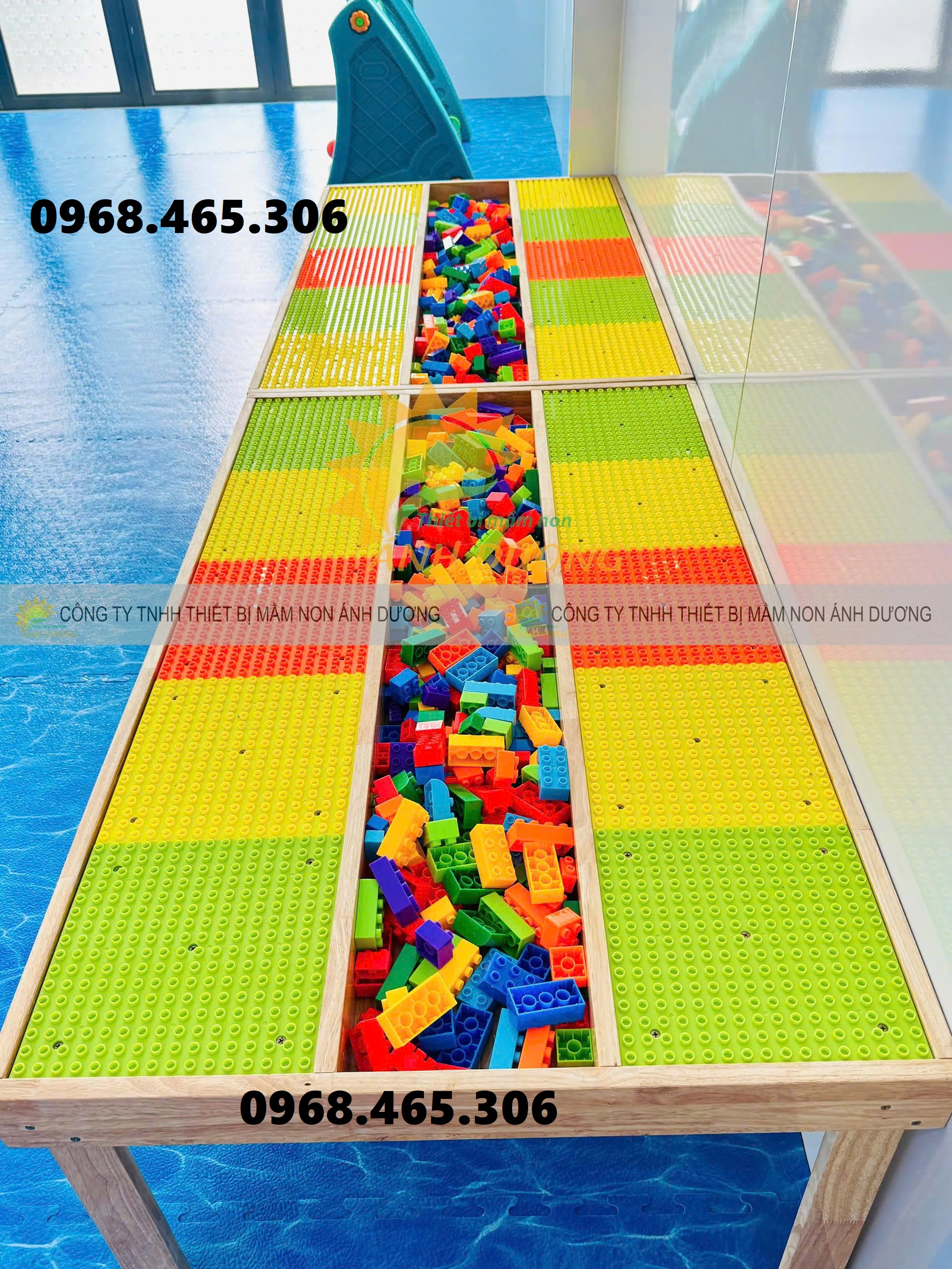 Bàn chơi lego gỗ dành cho trẻ em