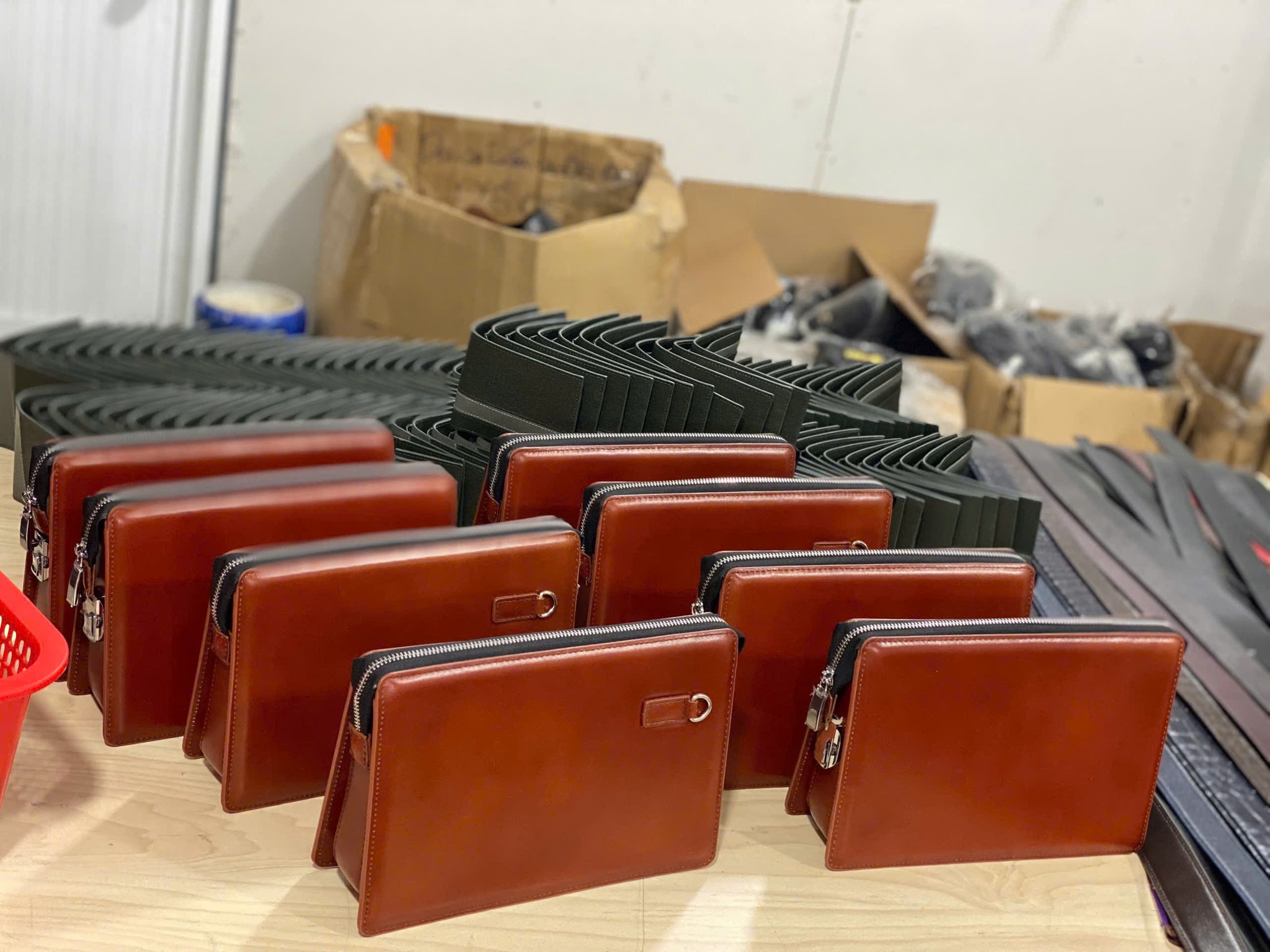 Nhà cung cấp quà tặng đồ da uy tín tại TP HCM