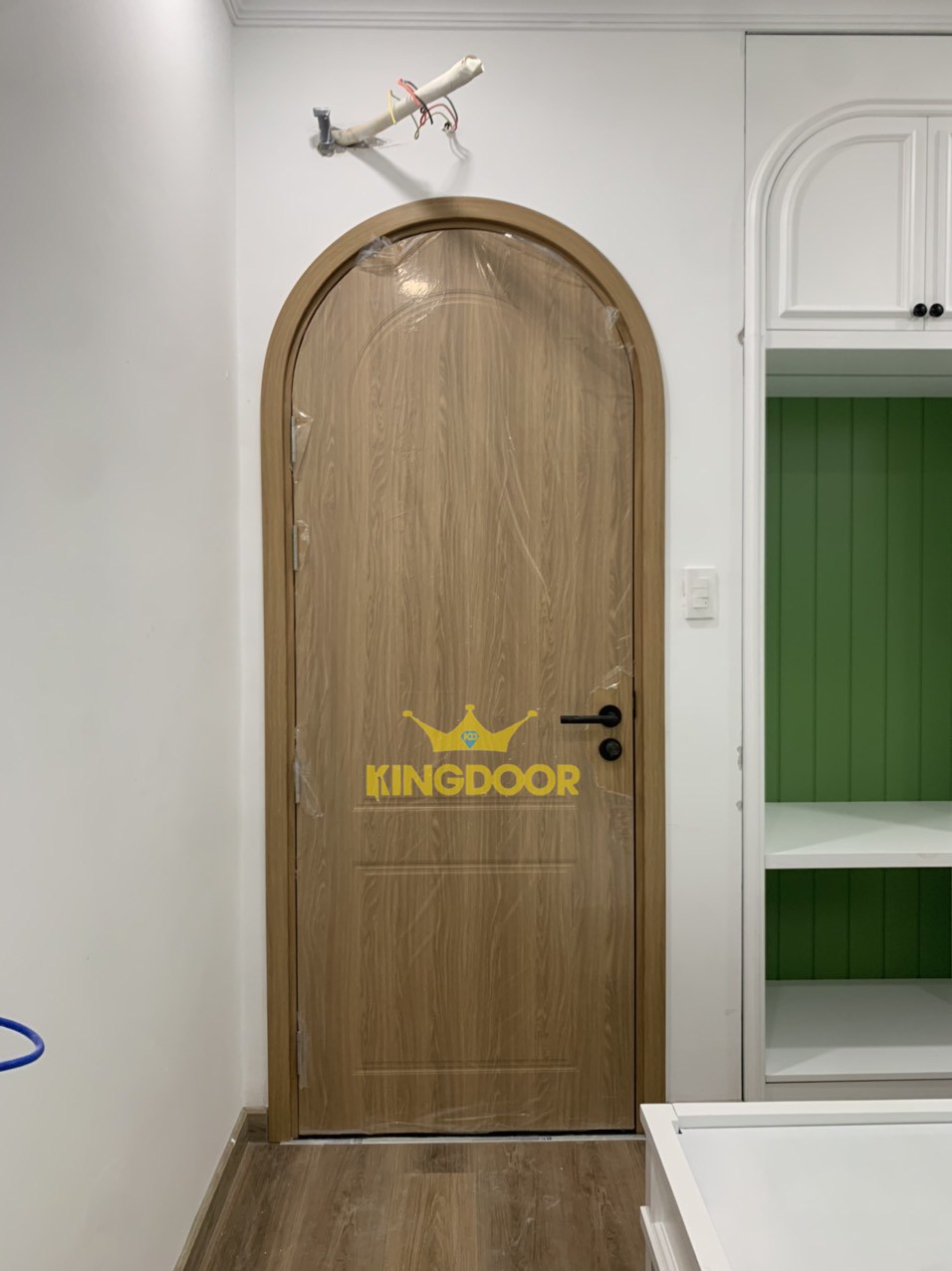 Cửa Vòm Composite Giá Mền