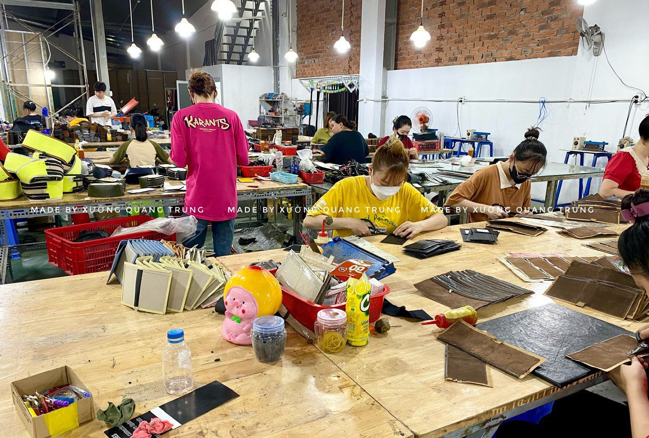 XƯỞNG SẢN XUẤT VÍ,TÚI,THẮT LƯNG,... PHỤ KIỆN DA THẬT VỚI HƠN 100 MẪU - GIÁ TỪ 35