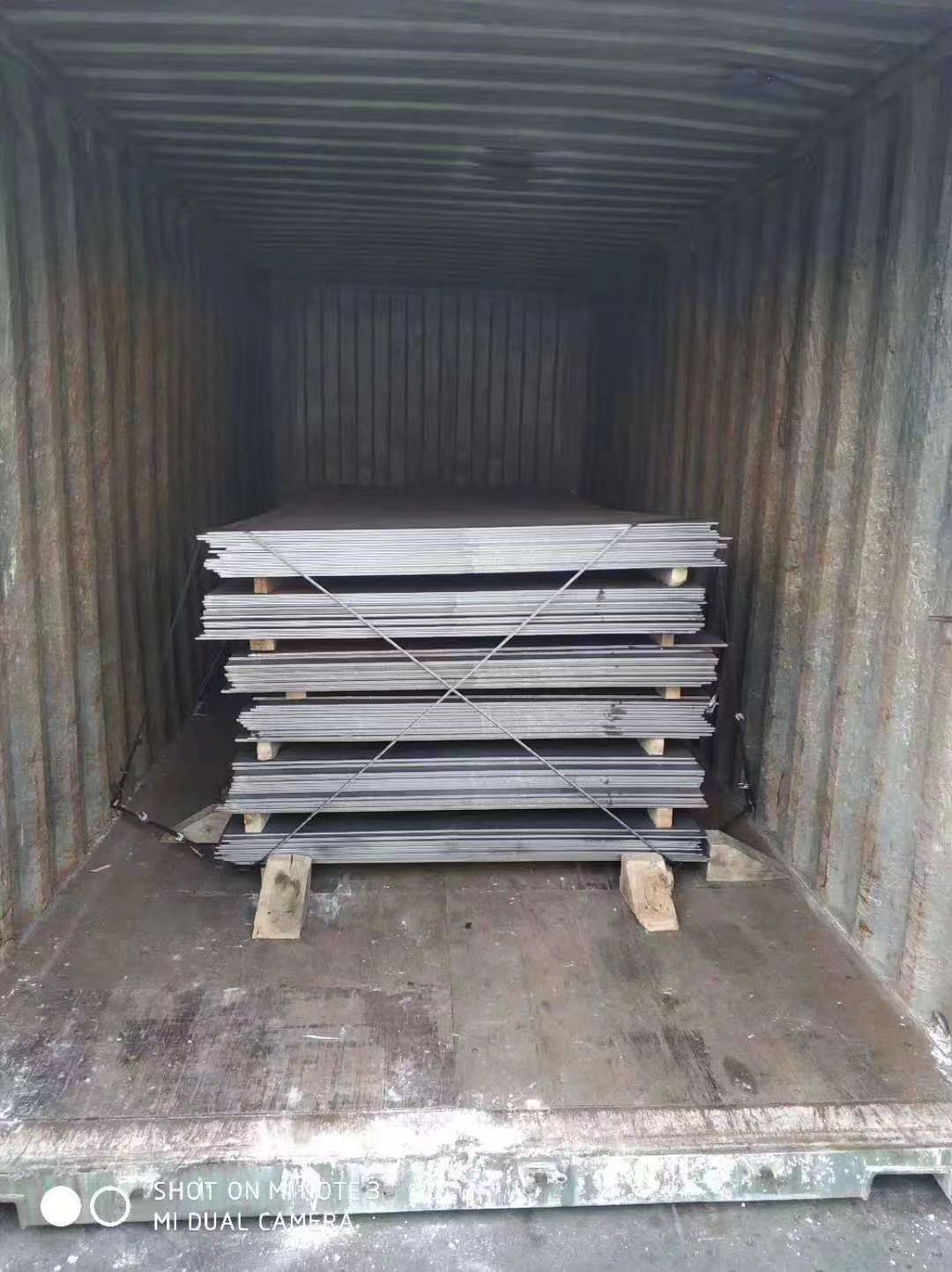 Đặc điểm của thép chịu mài mòn Hardox 500