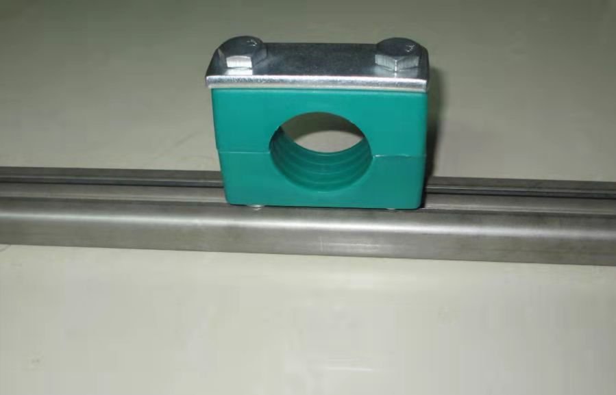 Kẹp ống thủy lực, Kẹp ống lót cao su,