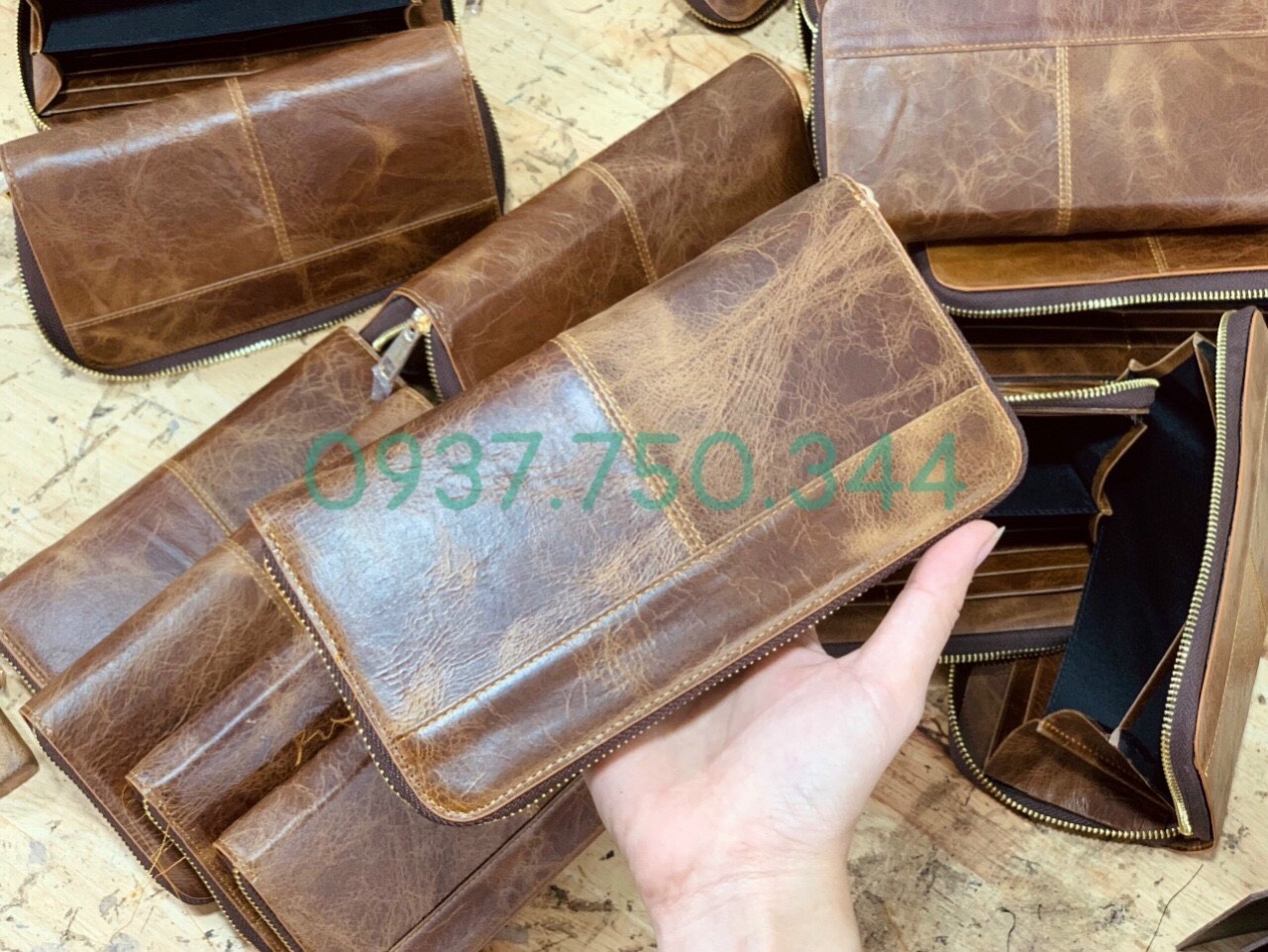 xưởng vừa lên lô ví cầm tay da bò giá sỉ tận xưởng