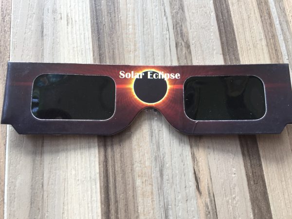 Kính quan sát mặt trời