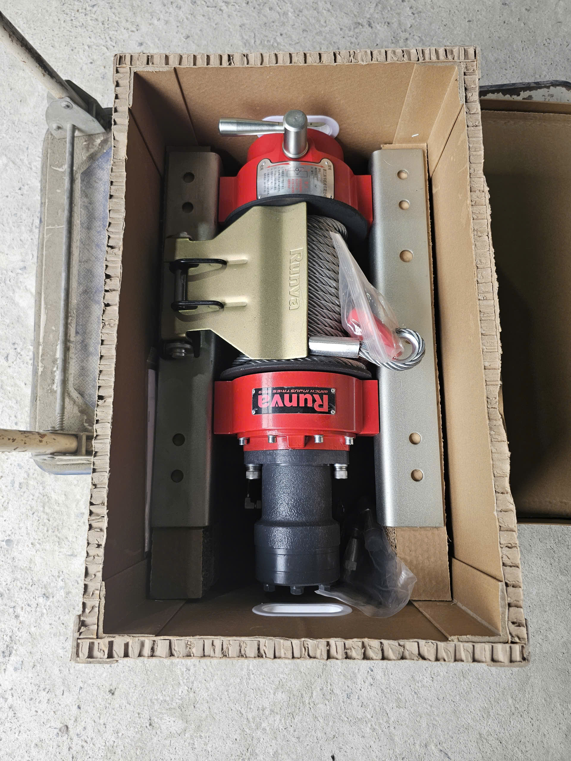 Sửa chữa dịch vụ máy chấn (gấp) tôn AMATA