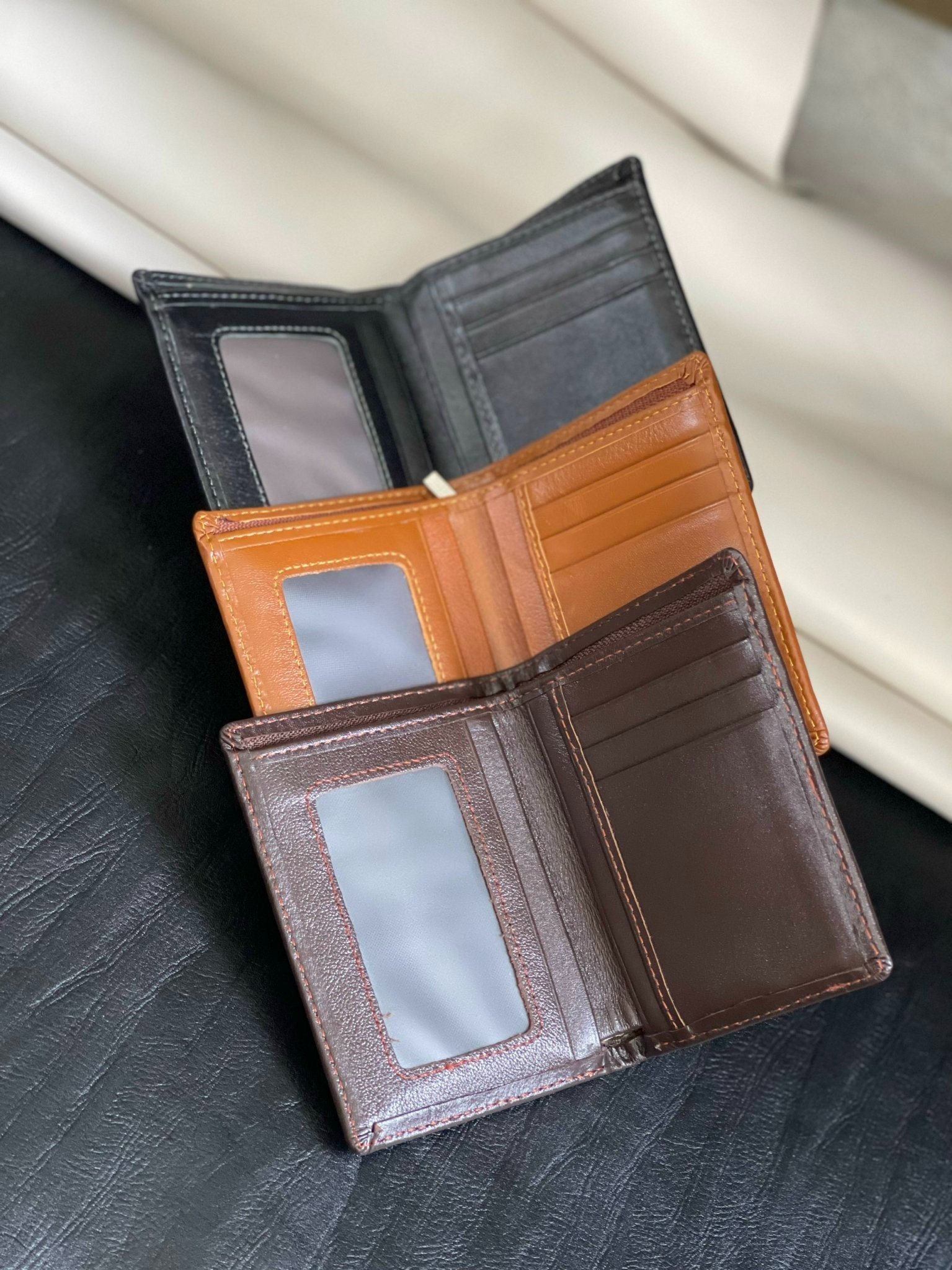 Xưởng Sản Xuất Mặt Hàng Đồ Da Phân Phối Toàn Quốc