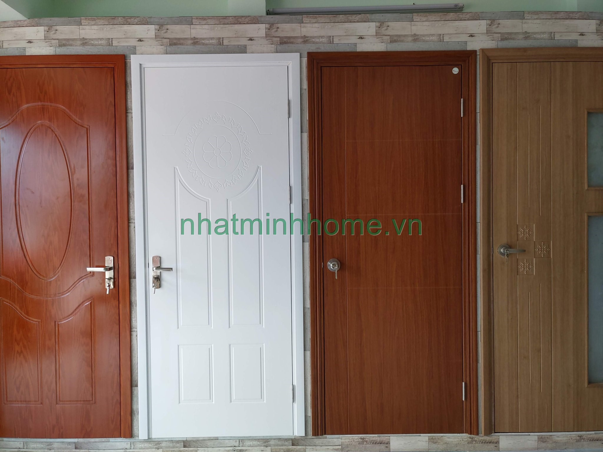 Cửa Nhựa Gỗ Composite Tại Quận 1, TP. Hồ Chí Minh - Bền Đẹp, Chất Lượng Cao