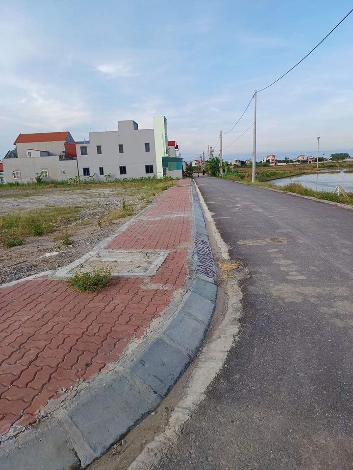 BÁN ĐẤT GIÁ RẺ 900 TR PHÙ CỪ