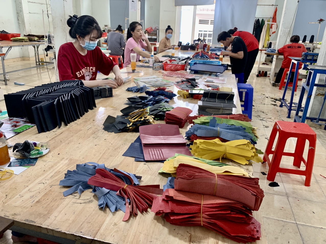 BẠN CẦN TÌM NGUỒN SỈ ĐỒ DA THẬT BÁN DỊP TẾT 2024 ?