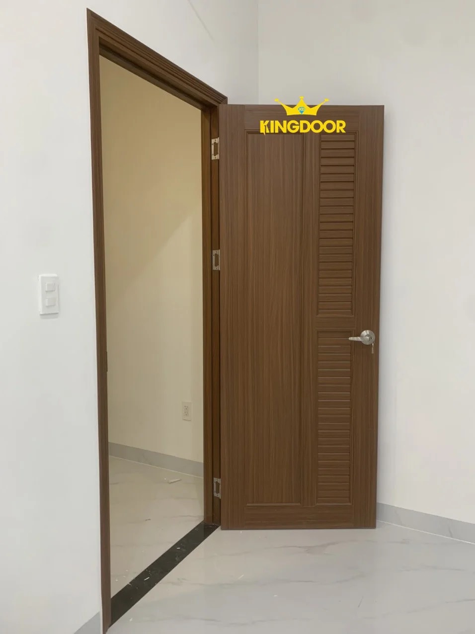 Cửa nhựa đài loan tại Quận 4 - Cửa nhựa giả gỗ cao cấp