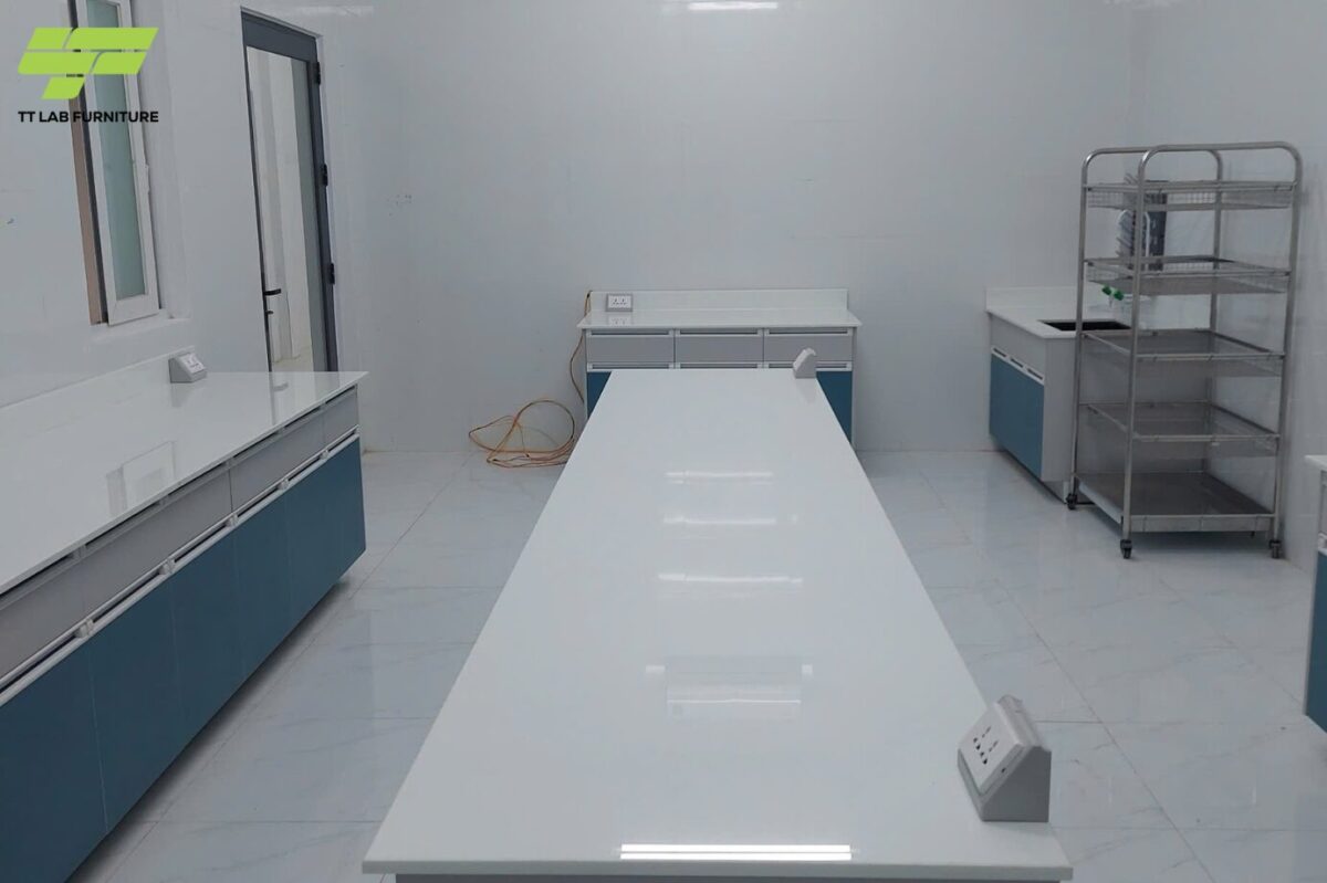 Nội Thất Phòng Thí Nghiệm Chất Lượng Cao