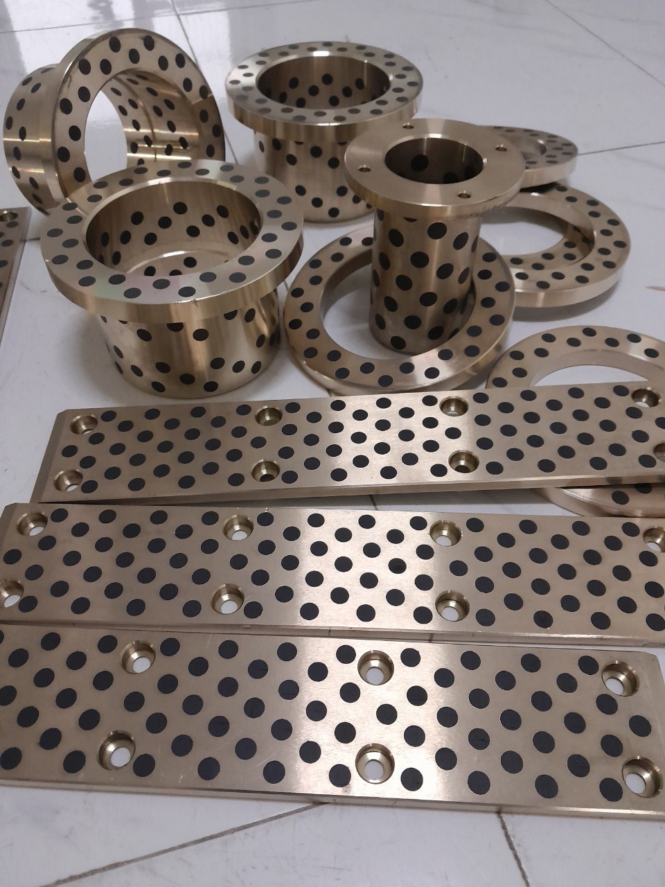 Bạc đồng, bạc Graphite, bạc đông tự bôi trơn, bạc cầu, bạc thép bôi trơn