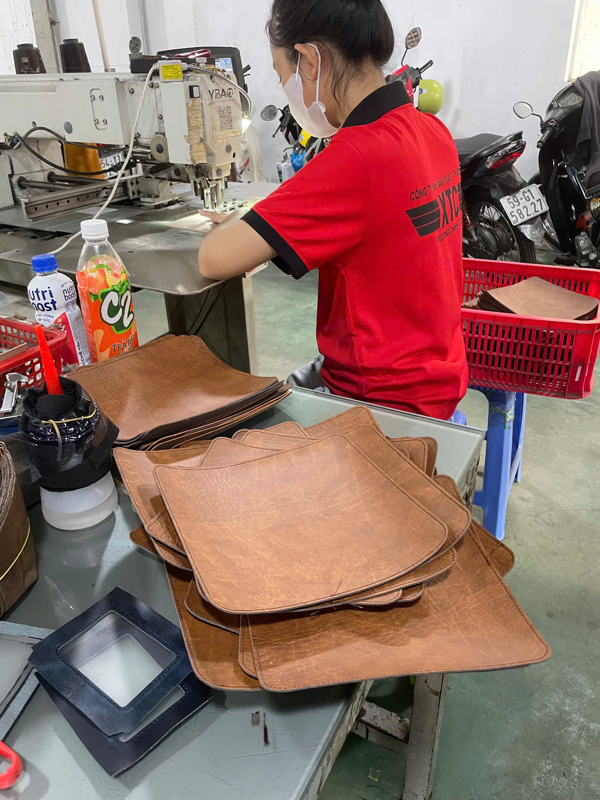 Đặt làm quà tặng doanh nghiệp theo thương hiệu riêng