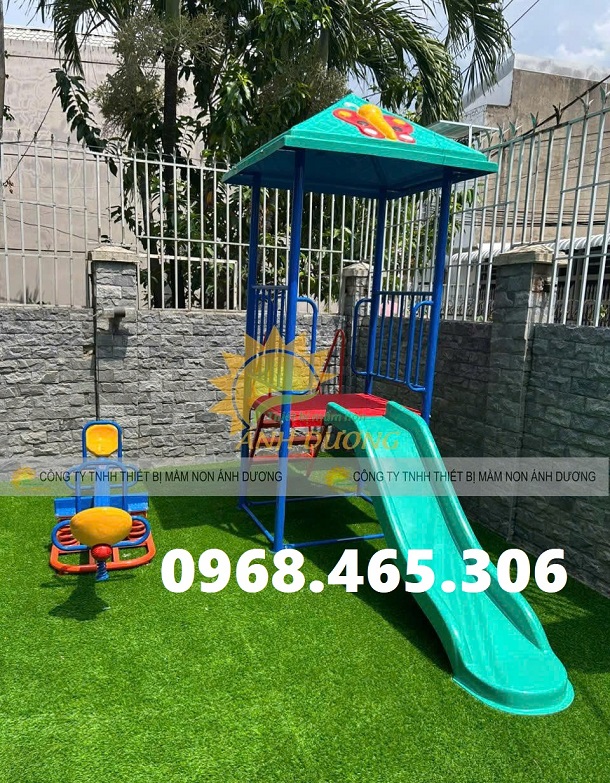 Nhà chòi cầu trượt có mái che trẻ em