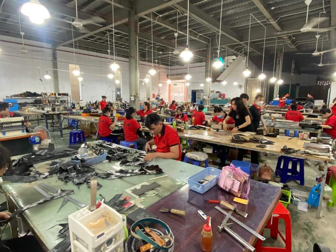 Xưởng Sản Xuất Đồ Da – Nhận Làm Sỉ Theo Yêu Cầu