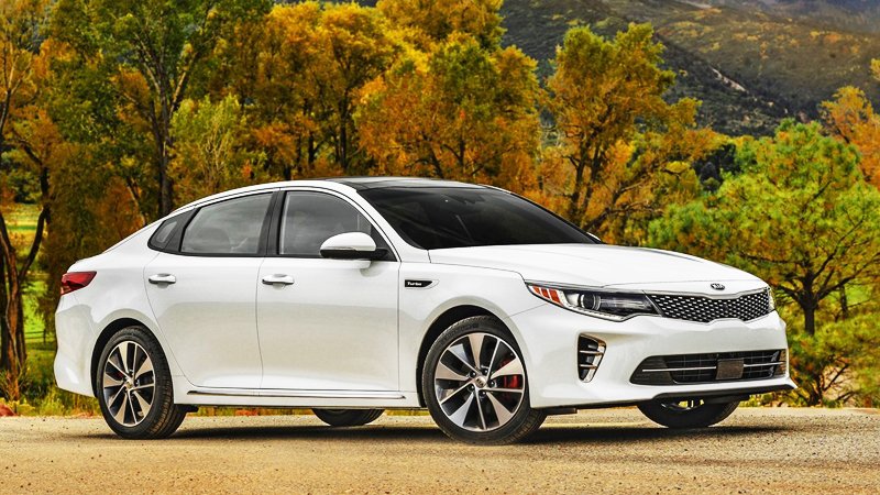 Dịch vụ thay kính chắn gió xe Kia Optima tận nơi