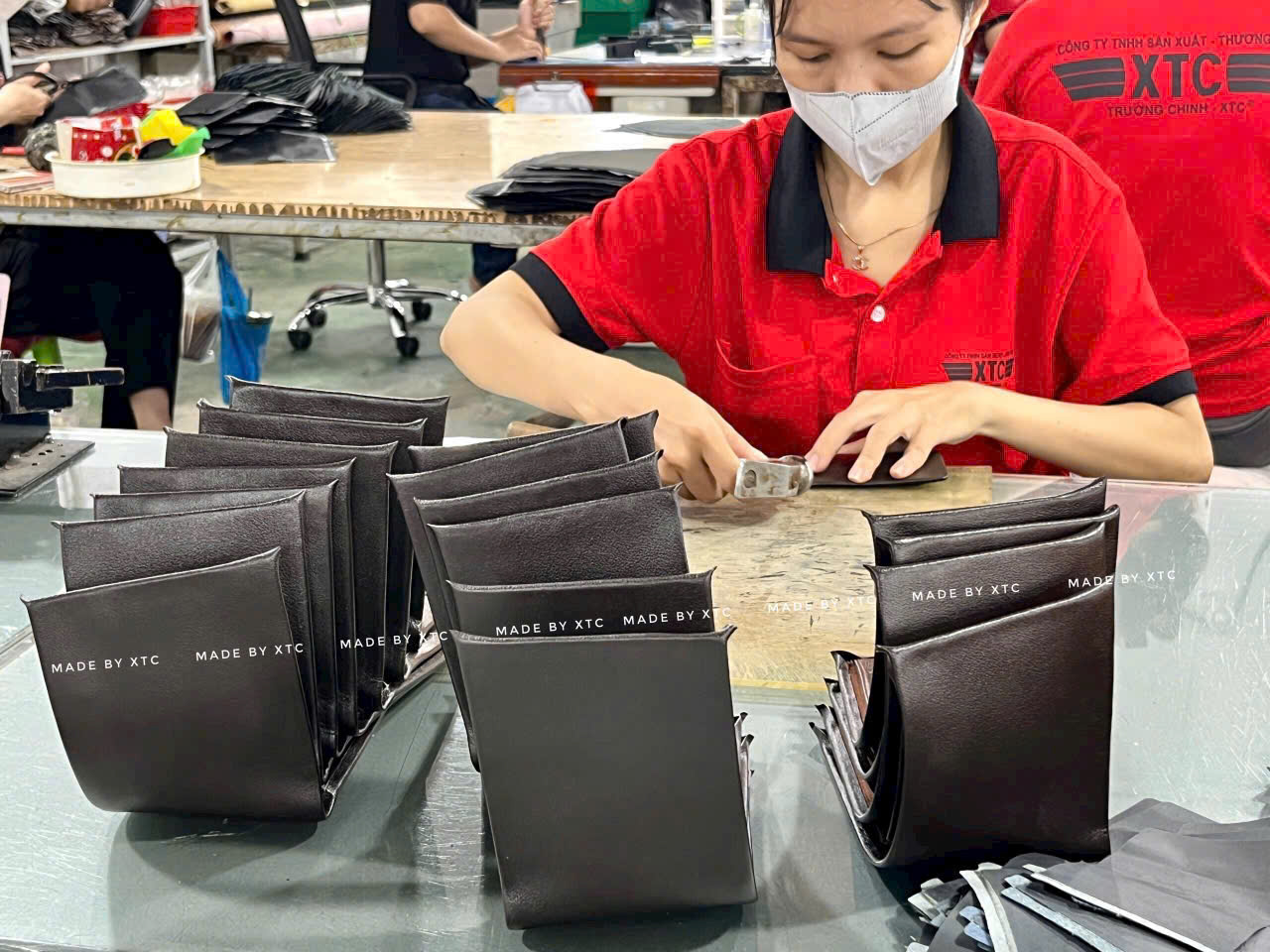 Cảnh báo: Nếu chưa ghé xưởng da thật này, bạn đã bỏ lỡ cả một “mỏ vàng”!