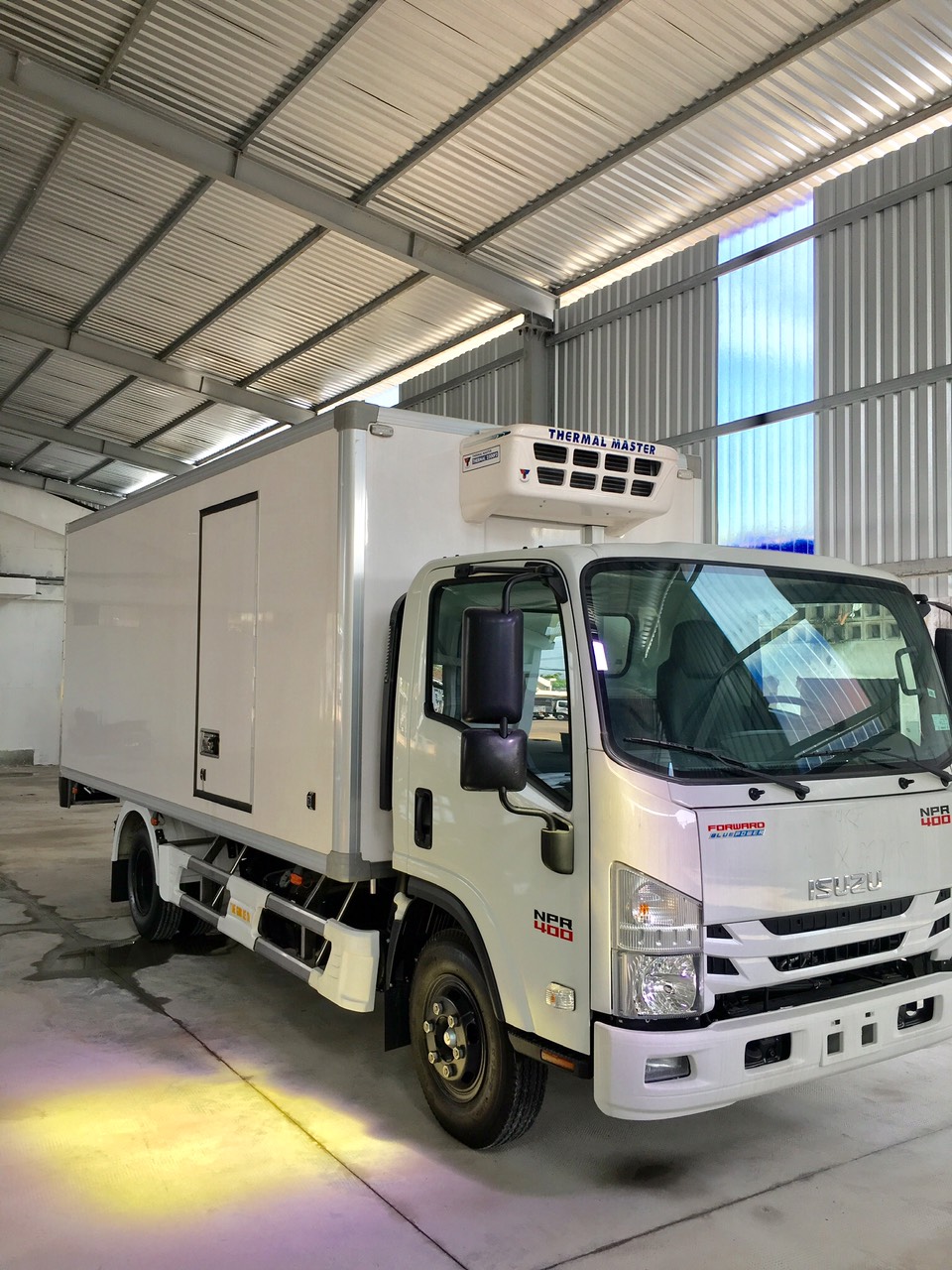 Xe đông lạnh 3,5 tấn Isuzu NPR400 mới 100%