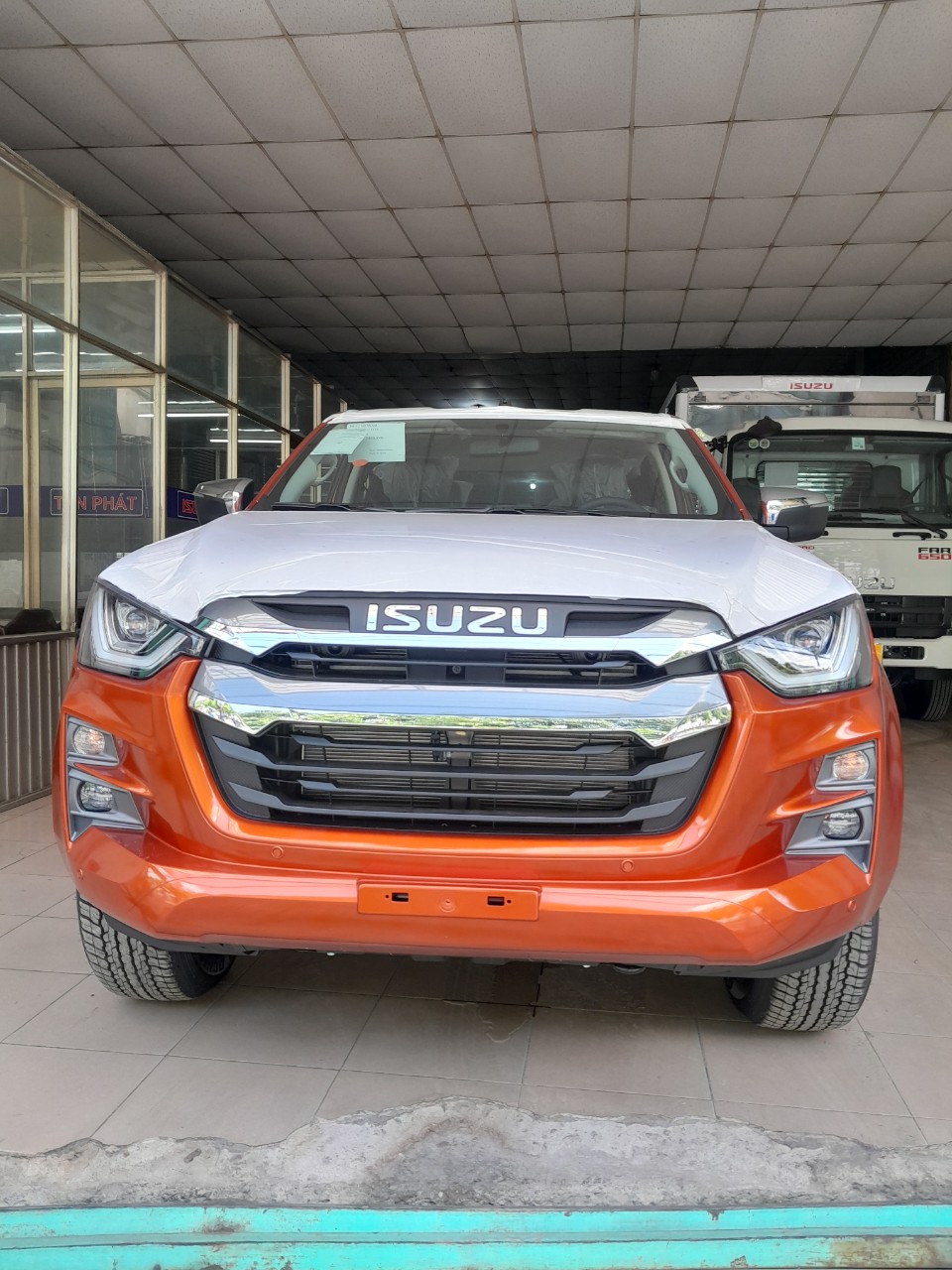 Isuzu Dmax Hilander 2023 - màu Cam giao ngay!