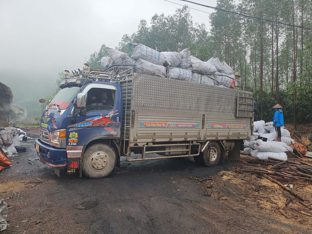 Xe em 7t t2 quay đầu trên tp Sơn La về hà nam