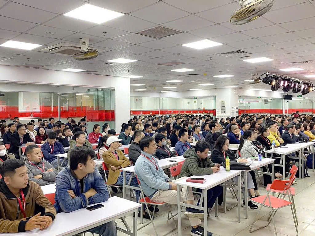 Tuyển 30 NVKD / CTV kinh doanh BĐS nhà phố đi làm ngay