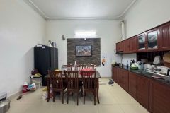 Bán nhà thạch bàn 4 tầng dân xây lô góc ô tô tránh vào nhà long biên