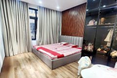 Bán nhà phân lô yên lạc 5 tầng thangmáy longlanh ôtô dừng đỗ vàonhà hai bà trưng