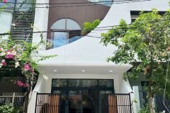 NHÀ PHỐ 110M², SHR, MẶT TIỀN 8M, SÂN Ô TÔ RỘNG, TIỆN KINH DOANH, 2.2 TỶ.