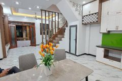 Bán nhà thúy lĩnh 5 tầng long lanh ở ngay 2 thoáng hoàng mai