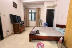 Nhỉnh 4 tỷ bán nhà tân mai nguyễn chính 5 tầng dân xây cách phố 50M hoàng mai