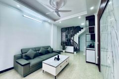 BÁN NHÀ THẠCH BÀN 5 TẦNG, Ô TÔ ĐỖ CỬA, TÀI CHÍNH HƠN 6 TỶ