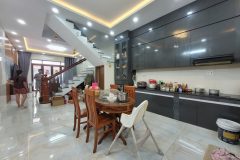 Bán nhà mặt phố đường số 13, Long Bình, Thủ Đức, TP HCM. DT 105m2, 4 tầng. Giá