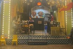 cho thuê tầng 1 bán hàng ăn từ sáng đến 15h chiều