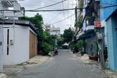 Cách 1 Căn  Là  Ra Mặt Tiền Thạch Lam 67m2 Vuông vức Dòng Tiền 240Tr/ Tháng