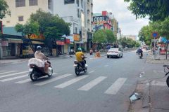 Chủ Định Cư Cần Bán Gấp Nhà Mặt  Tiền  Nuyễn Sơn Kinh Doanh Sầm Uất Tân Phú 6