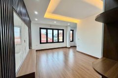 Bán nhà khuyến lương 6 tầng thang máy long lanh lô góc ô tô đỗ cửa hoàng mai