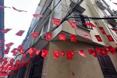 Bán nhà lãng yên trần khát chân 5 tầng lô góc VF3 đỗ cửa 1 nhà ra phố hai bà trư
