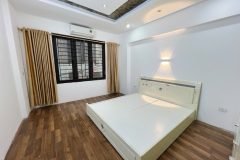 Bán nhà lĩnh nam 5 tầng dân xây ngõ thông ô tô đỗ cửa kinh doanh hoàng mai