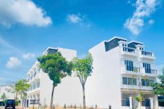 Nhà MT Tân An gần Aeon Mall, 3 tầng, 2 tỷ 6, shr, xây dựng tự do
