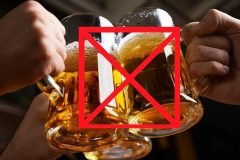 Sau nâng mũi tại sao không nên uống rượu bia?