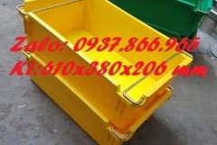 Thùng được làm từ nhựa HDPE hoặc PP nguyên sinh, có độ bền cao, khả năng chịu lự