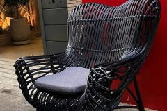 Ghế mây tự nhiên ngồi đọc sách