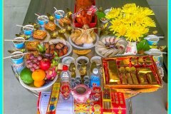 Heo quay nguyên con biểu tượng sung túc và may mắn trong mọi nghi lễ cúng.
