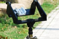 Tripod đa năng cho kính thiên văn và ống nhòm