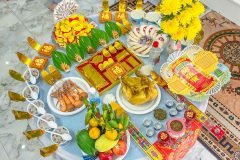 Chiêu Tài Hút Lộc Với Tháp Bánh Bao Túi Tiền Trên Mâm cúng