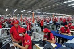 CTy may mặc Lucky tuyển 30 công nhân may thời vụ
