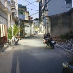 Bán đất phố trạm 100 M ô tô tránh vào ra 2 mặt ngõ trước sau long biên