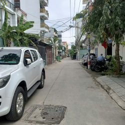 Khách mua lô đất VIP phan văn hớn để xây nhà theo ý thích thì chốt lô đất này ạ