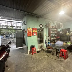 Bán nhà gần chợ Thủ Đức
